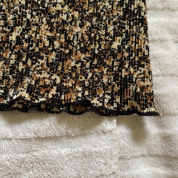 Loose fitting, light, summery, dressy, short sleeved top - Picture 11 of 12